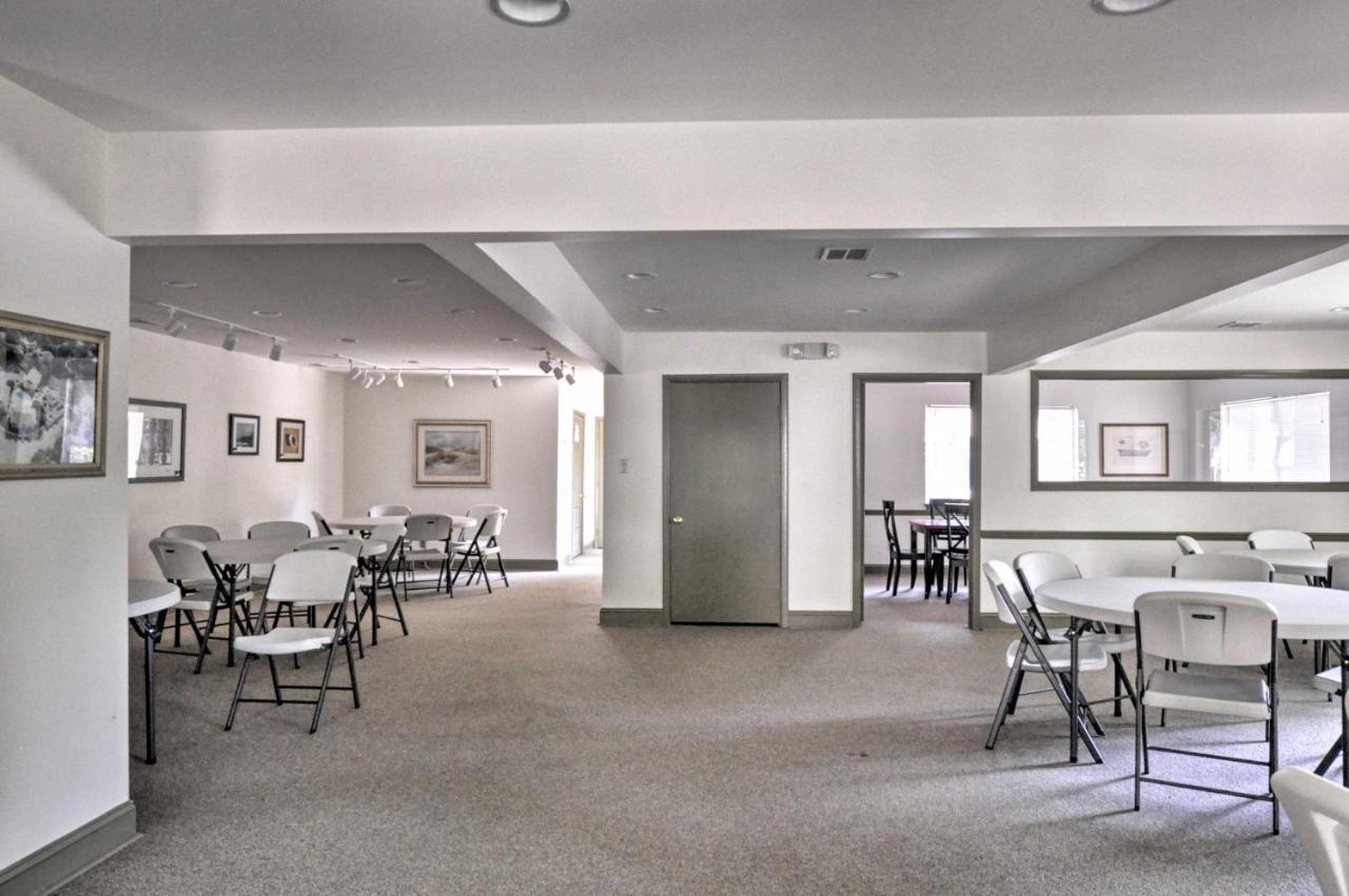 Resort-Style Hilton Head Condo - Walk To Beach! Hilton Head Island Esterno foto